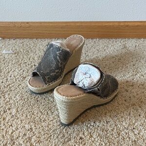 TOMS Women’s Brown Snake-Print Espadrille Wedge Sandals Size 5